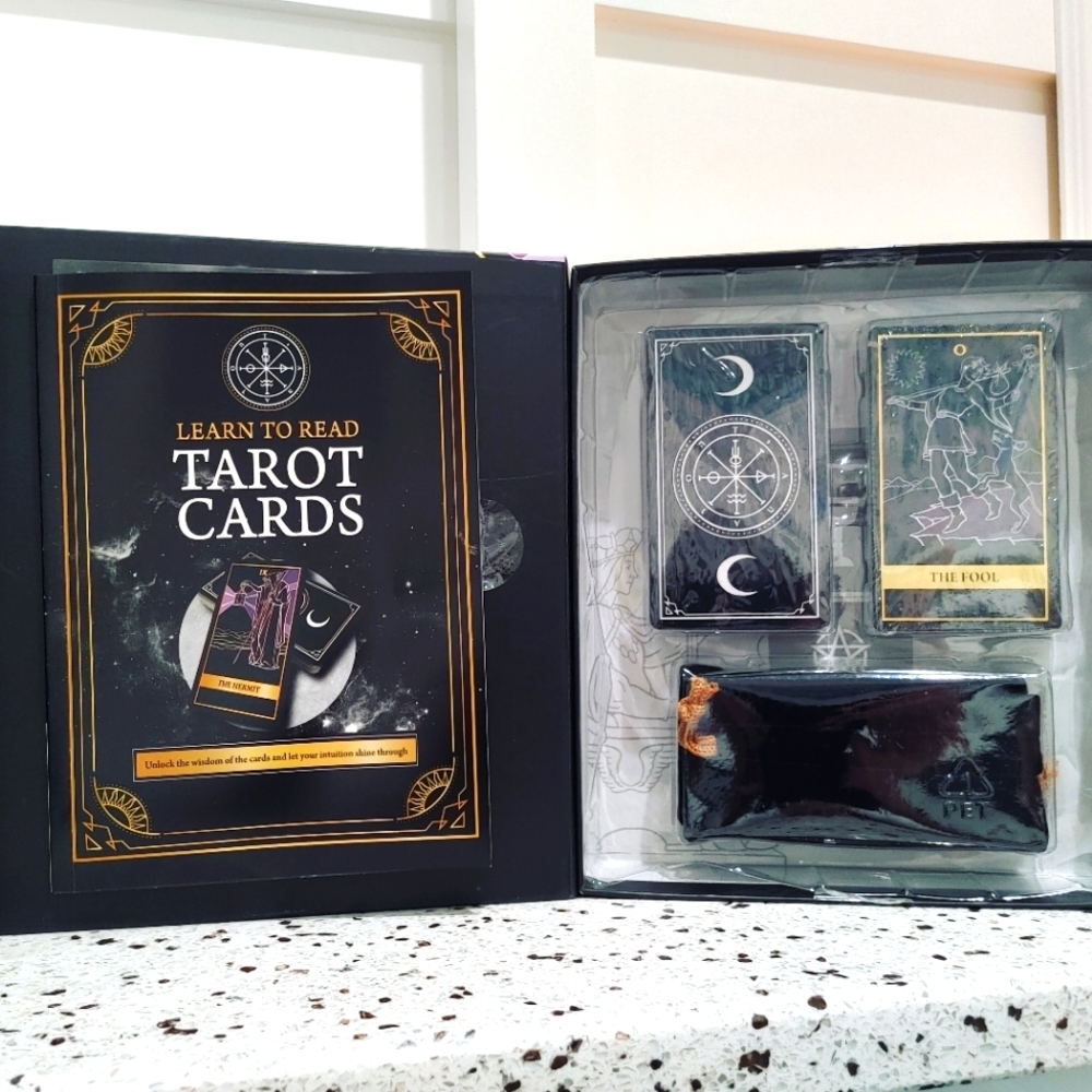 BNIB Tarot Deck with box and velvet bag 78 cards